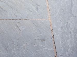 Płyta z szarego piaskowca Kandla Grey – zbliżenie