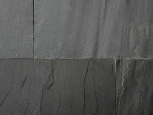 Zbliżenie na płyty łupkowe Black Rustic
