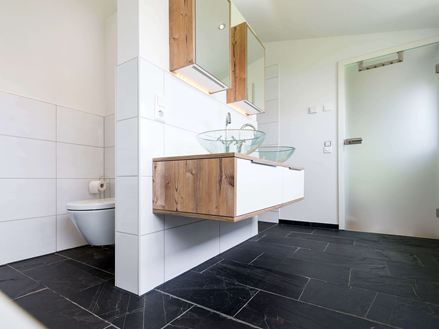 Łazienka z łupkiem Black Rustic