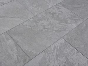 Płytki imitujące łupek Alpine Grey, widok ukośny