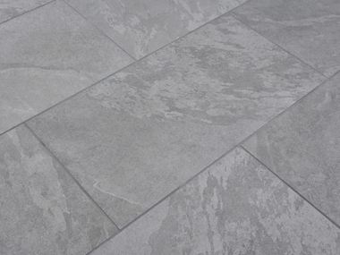 Płytki imitujące łupek Alpine Grey, widok ukośny