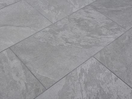 Płytki imitujące łupek Alpine Grey, widok ukośny