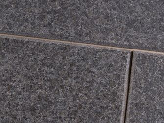 Basalt Black Beauty z bliska